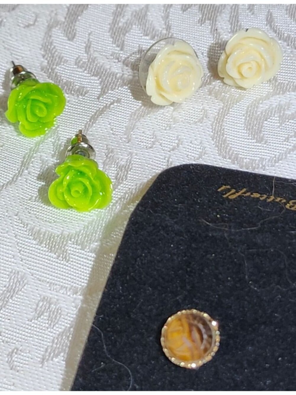 11 Pairs Of Vintage Style Earrings Mixed Materials & Designs Dainty Pierced Styl - Picture 4 of 10